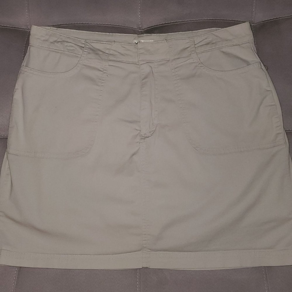 Woman's Large Size 14 Khaki Mini Skort